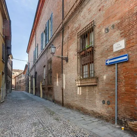 Central Ferrara Apartment * Ferrara