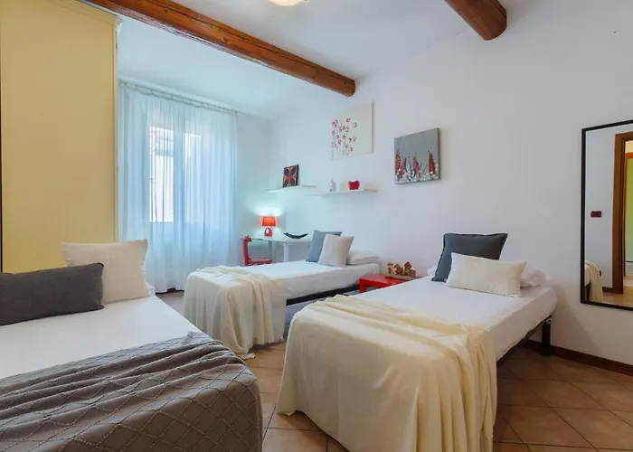 Daire Guesthost - Ferrara